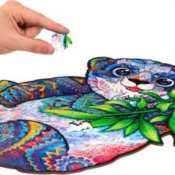 UNIDRAGON Houten Puzzel Dier - Serieuze Panda - 318 Stukjes - King Size 31x41 Cm -Exporteren puzzels winkel 550x336 1