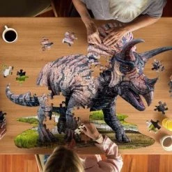 Madd Capp Legpuzzel Triceratops 84 Cm Karton Bruin 100-delig -Exporteren puzzels winkel 550x364 5